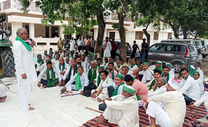 Demonstration by Bhakiyu in tehsils, raised the problems of farmers