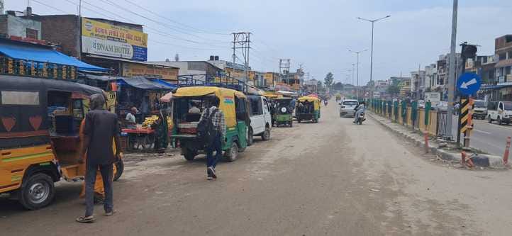 Passengers are troubled due to the closure of night bus operations on Shahjahanpur route