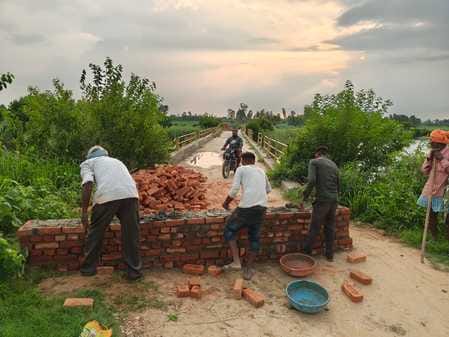 Traffic stopped from Bilsanda's dilapidated Fagunai bridge, pedestrians will face difficulty