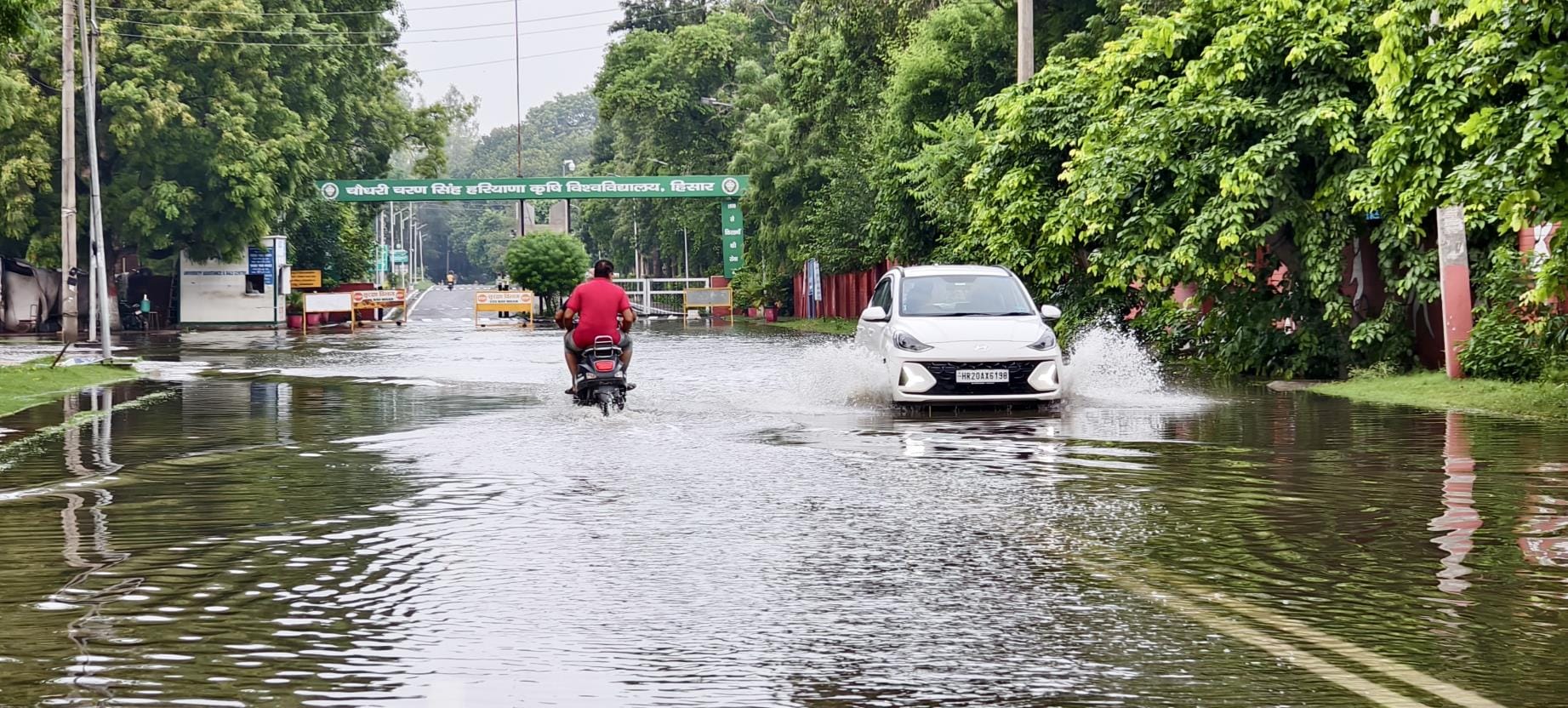 driving safety during rainy season driving tips in hindi