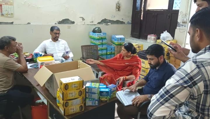CM Flying raided two shops on complaint of fake ghee