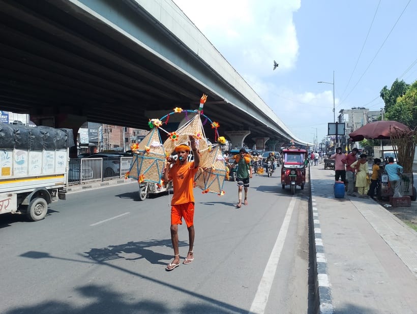 Sanauli road became Shiva-filled with Kanwariyas