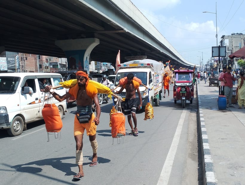 Citizens are busy serving the Kanwariyas, 200 camps started