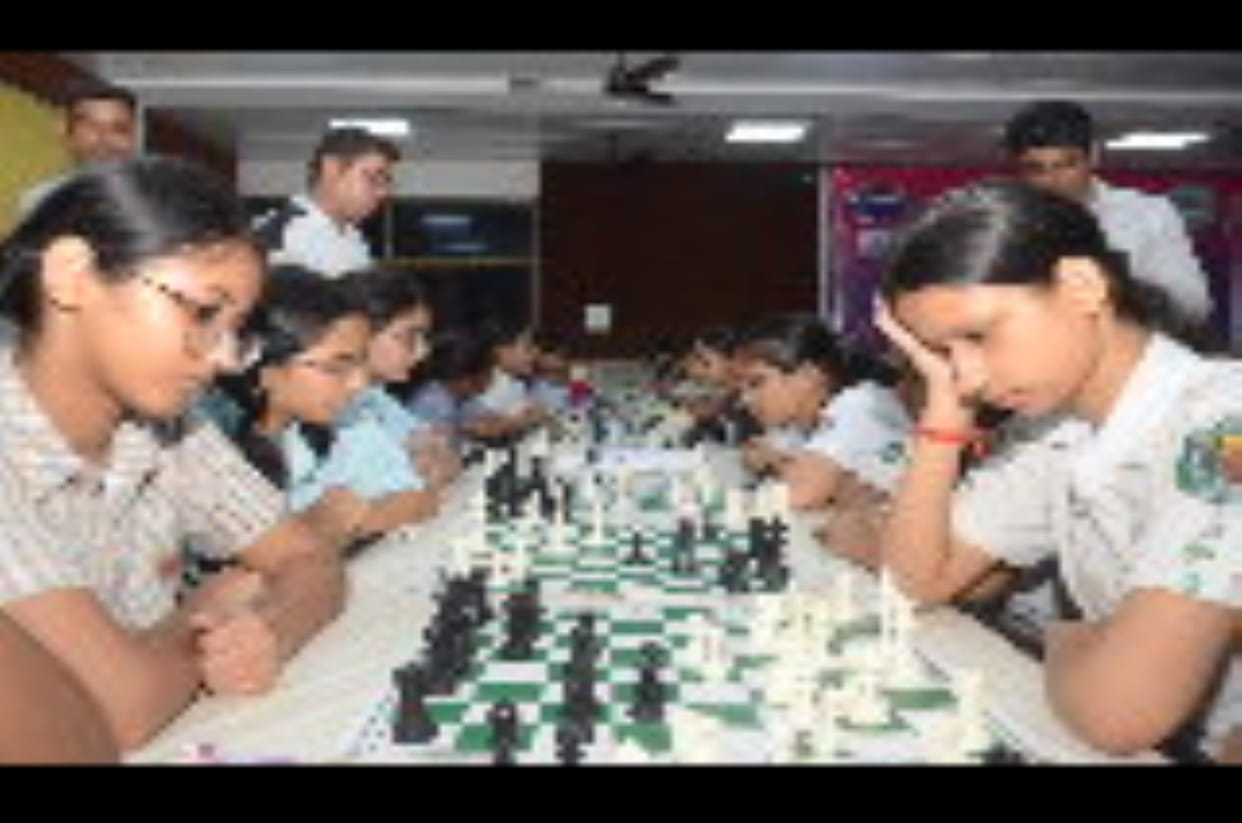 KDMA and DPS Azadnagar became winners in chess competition