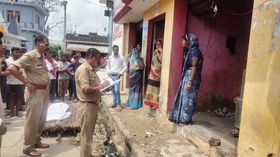 The relatives of the deceased accused the wife of murdering him along with her lover
