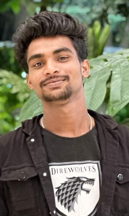 Bike collided with a pickup coming from the wrong direction, young man died