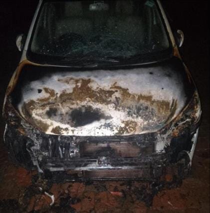 A car parked in a tin shed caught fire due to a short circuit