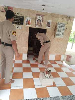 Brass bells stolen from temple in broad daylight, attempt to break donation box