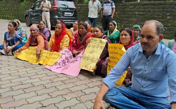 Gunehad hill unsafe, 12 families rendered homeless