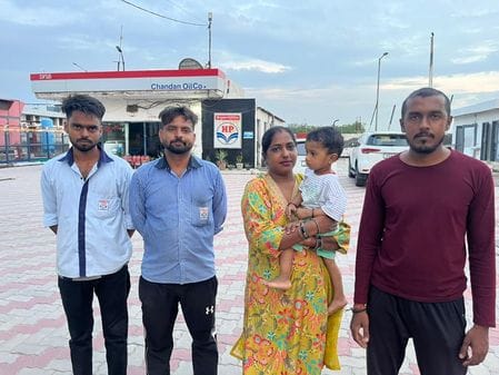 One and a quarter lakh rupees, purse full of jewelry returned