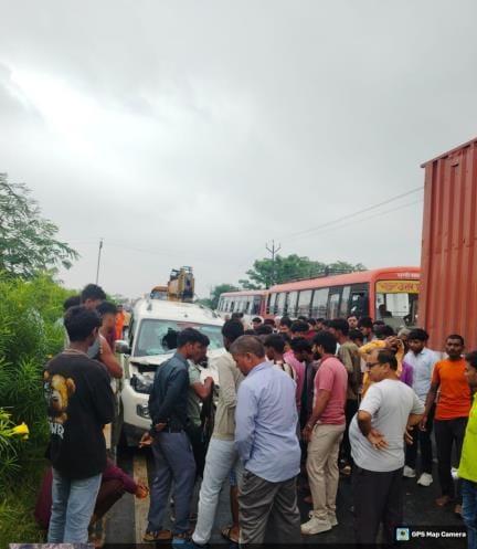 Tractor-Trolley and Scorpio collide, six injured
