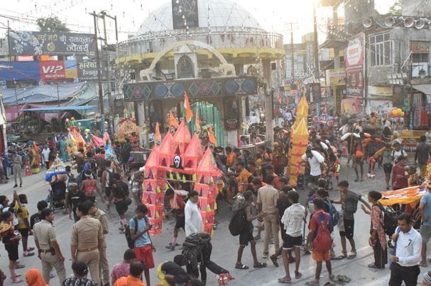 Kanwar Yatra route started getting colored in saffron color
