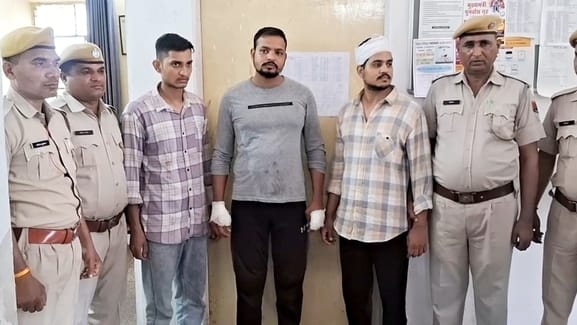 Ajmer News: Three Cops Detained Over Violent Dispute on Chicken Prices, Police Hunt for Absconding Accused