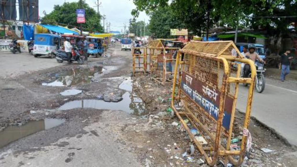 Gravel is leaving asphalt, potholes are also ready to take lives