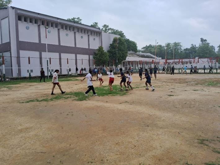 Handball players showed their strength in school sports competition