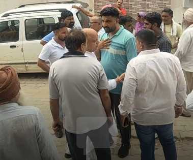 Debate between the chief representative and councillor over lack of development work in the ward