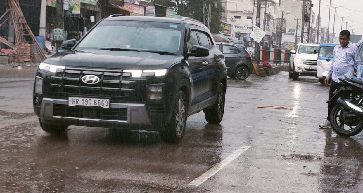5 mm of rain fell, maximum temperature increased by one degree while minimum temperature decreased