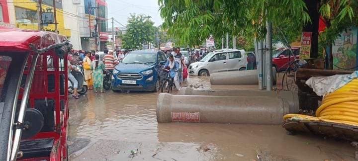 Rain becomes a disaster, roads submerged in water