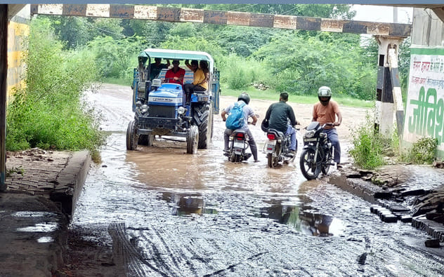 Water filled in the railway underpass in Rajlu Garhi, movement of two-wheelers disrupted