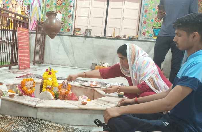 Crowds of devotees gathered in Shiva temples for worship
