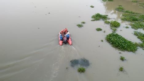 Siswania jumped into Kuano from the bridge, search continues