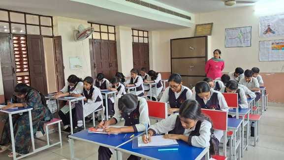Student Amanit first in essay competition