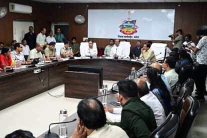 लोकसभा अध्यक्ष ओम बिरला ने ली प्रशासनिक अधिकारियों की बैठक।