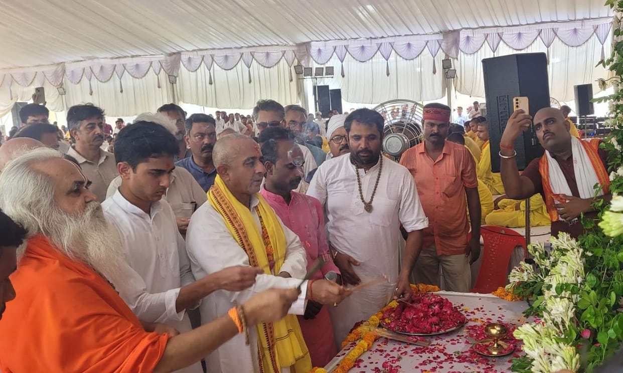 Coronation of Keetivardhan on the thirteenth day of Anand Singh's death