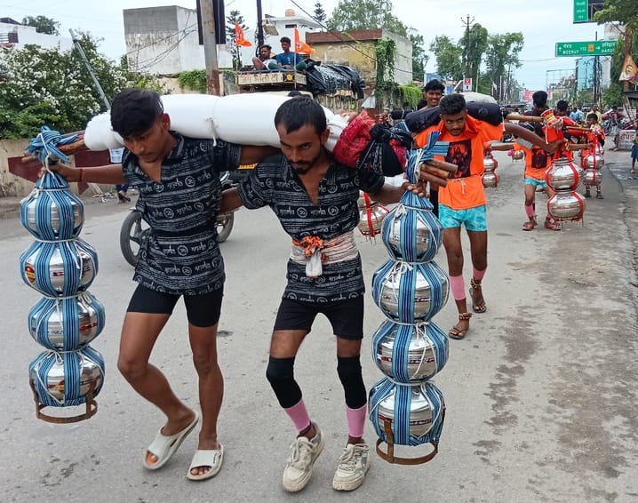 Shiva devotees gathered in large numbers in Kanwar Yatra, chants of Bam Bhole resonated