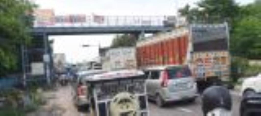 Patients and doctors exhausted due to jam at PGI gate