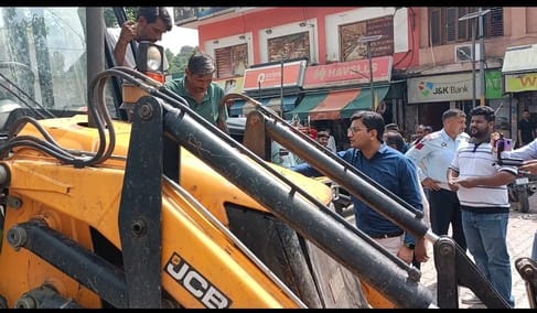 Reasi, Municipal Committee, Sanitary Inpector, Argument, Cleaning workers