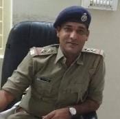 Pokharwas SI killed in attack by liquor smugglers in Gujarat