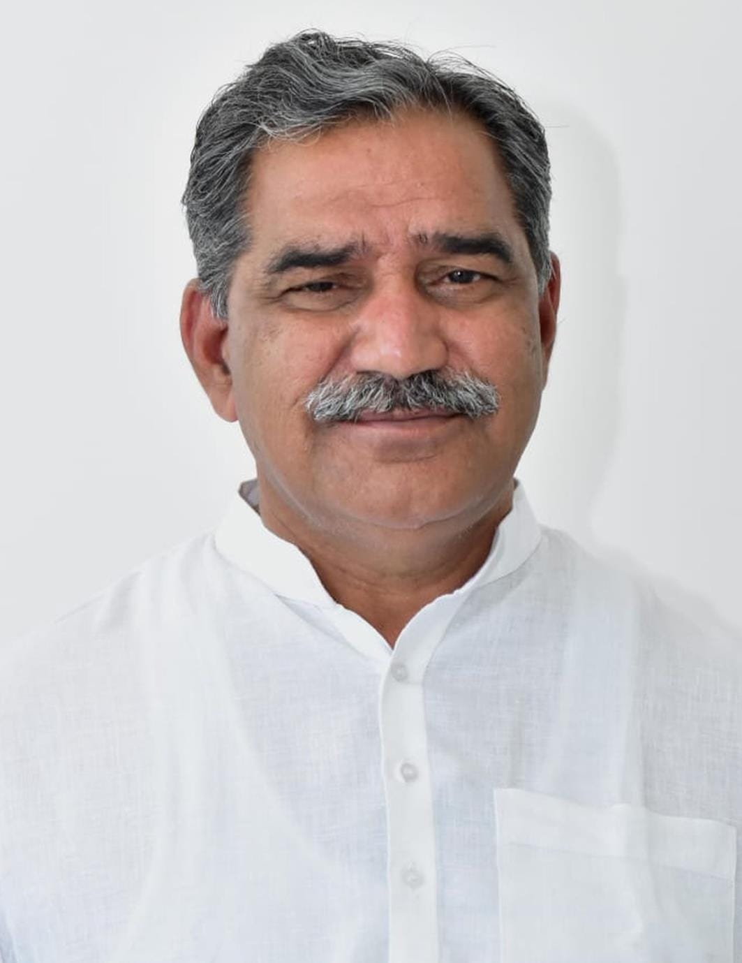 CM should approve projects worth Rs 1000 crore: Sombir Ghasola