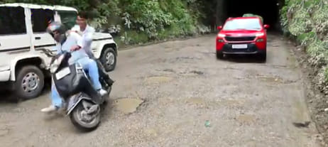 Deadly potholes near Samela tunnel, drivers getting injured every day