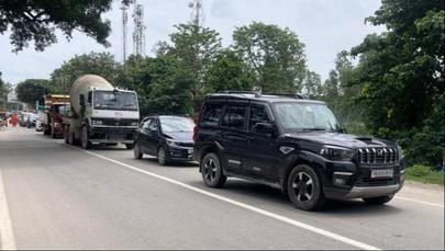 The body of the girl was found five kilometers away from the incident spot, the family members created a ruckus on the highway