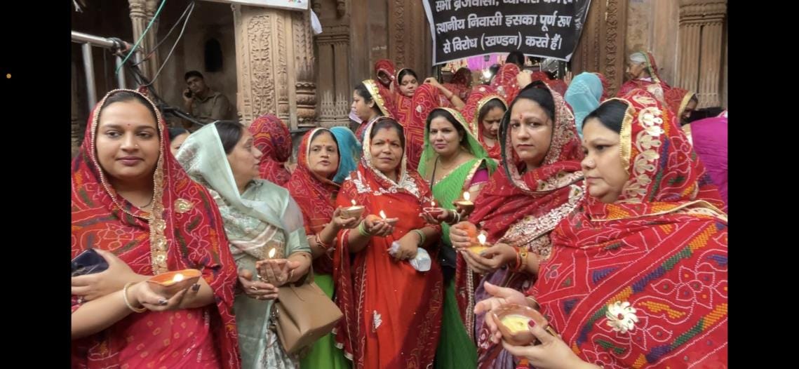 Protested against Bankebihari Corridor with 51 lamps on 51st day