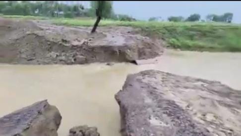 The water level of Yamuna and small rivers increased