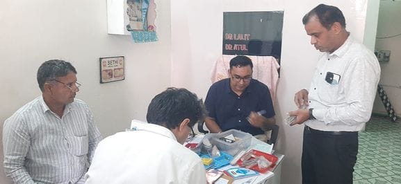 12th pass was running a dental clinic, CM Flying raided and caught him