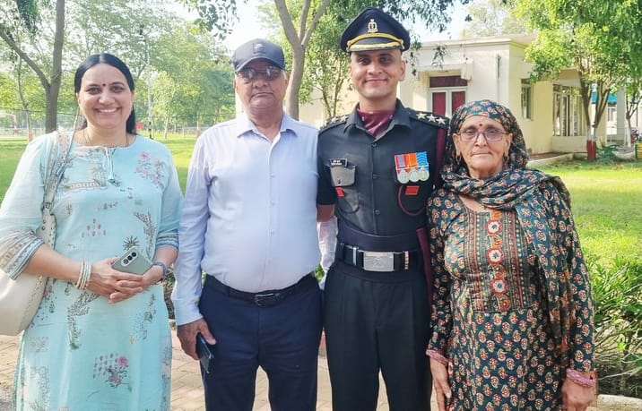 Gahli's Dr. Sunil Kumar Jakhar became Captain in the Army