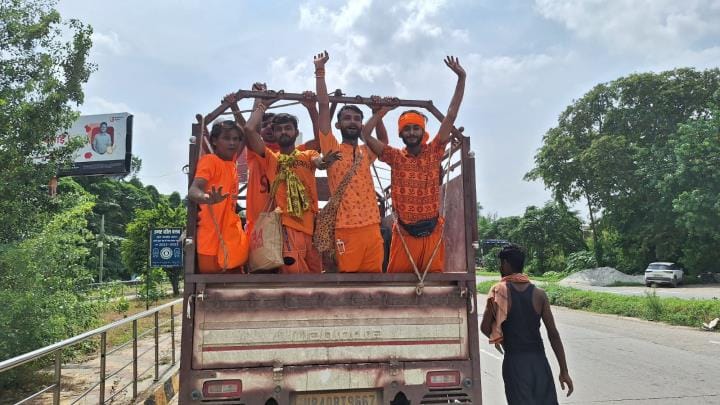 Diversion came into effect, Kanwariyas left for Ayodhya