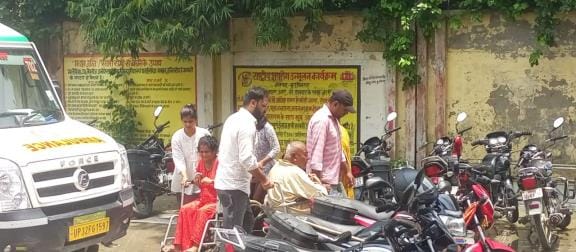 Medical college campus has become a vehicle stand... patients' lives are in danger