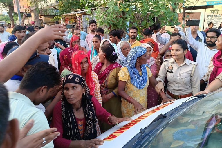 Uproar over woman's death two days after delivery