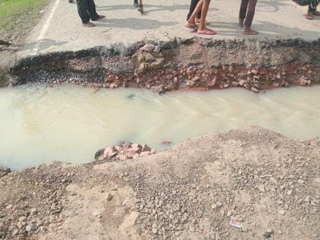 Due to the flood in Chandrawal, Padhora and Nandadev causeways got submerged, 20 villages were cut off from communication