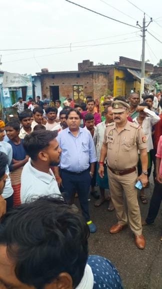 Rain water entered the houses, villagers came out on the streets