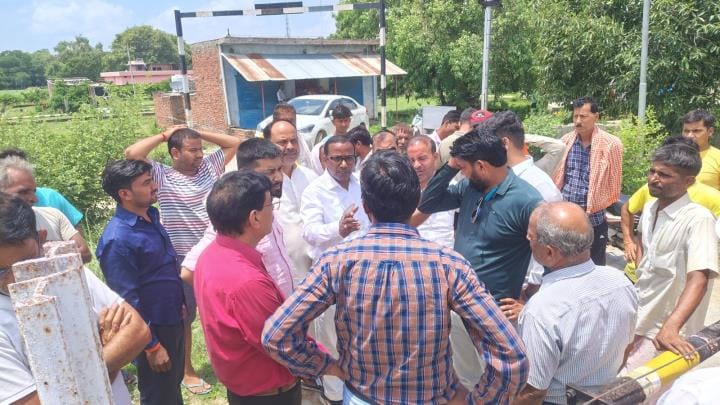 Villagers stopped the work of railway underpass