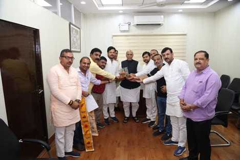 corporators met defence minister