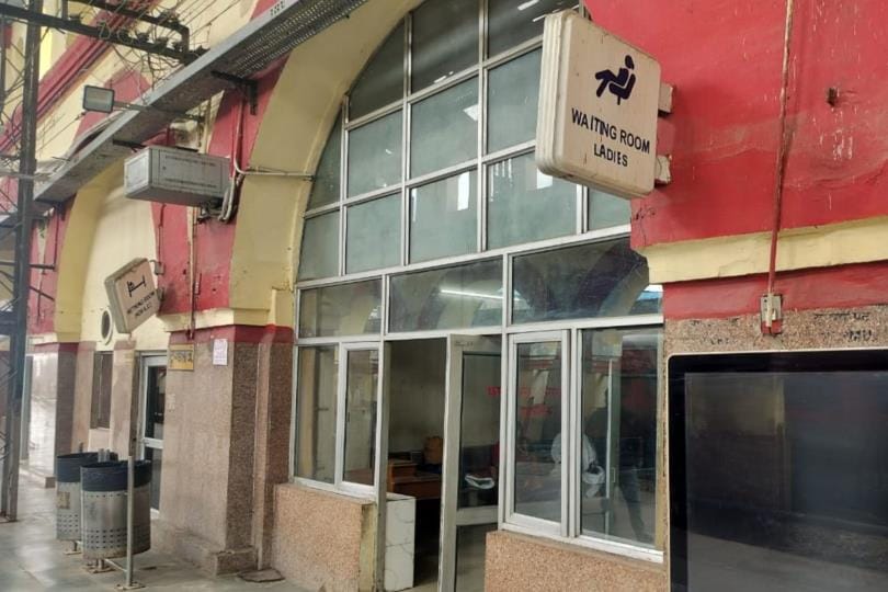 Passengers face shortage of water at railway station