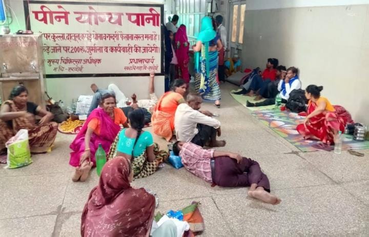 The situation did not improve even after inspection, the patient is still lying on the floor