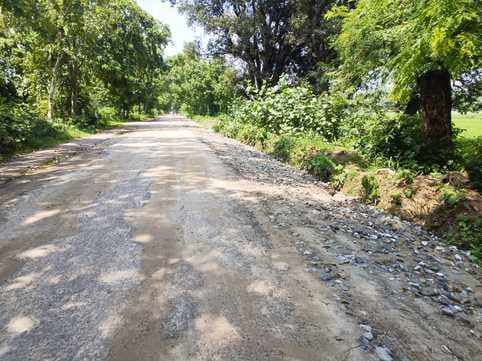 The pace of work is slow, people have to bear the pain of travelling in potholes