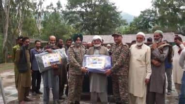 भारतीय सेना ने राजोेरी में गुज्जर बकरवाल समुदायों को राहत प्रदान की। 